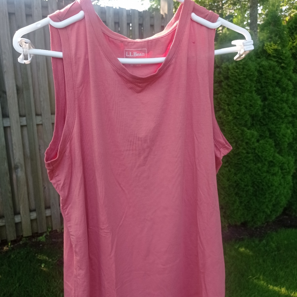 LL bean sleeveless top